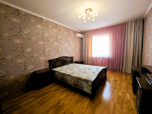 Продам двухкомнатную (2-комн.) квартиру, Вербовая ул, 9, Новороссийск г