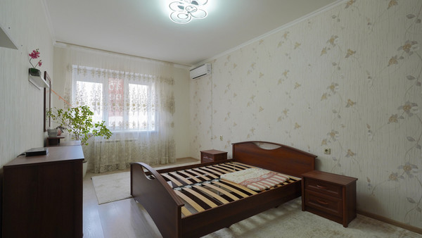 Продам трехкомнатную (3-комн.) квартиру, Родосская ул, 1, Ставрополь г