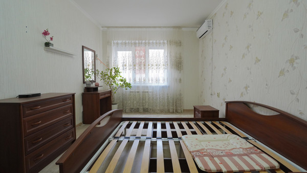 Продам трехкомнатную (3-комн.) квартиру, Родосская ул, 1, Ставрополь г