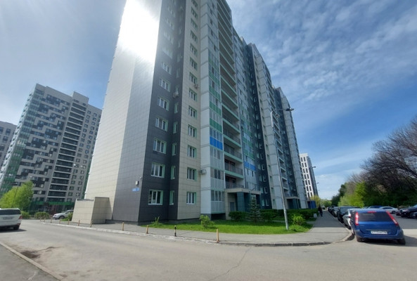 Продам трехкомнатную (3-комн.) квартиру, Натана Рахлина ул, 13, Казань г