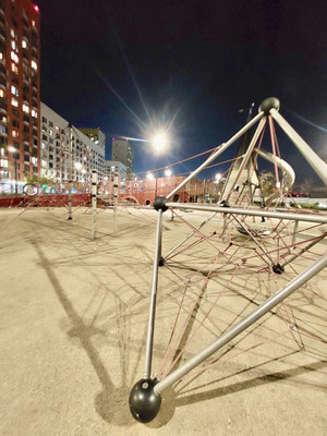 Продам трехкомнатную (3-комн.) квартиру (долевое), Новомосковская ул, Москва г