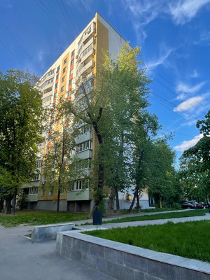 Продам трехкомнатную (3-комн.) квартиру, Токмаков пер, 13-15, Москва г