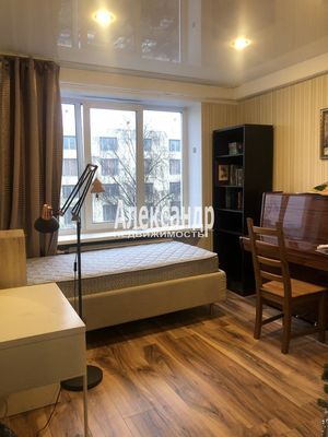 Продам однокомнатную (1-комн.) квартиру, Киришская ул, 5, Санкт-Петербург г