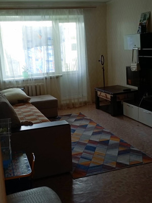 Продам трехкомнатную (3-комн.) квартиру, Молодежная ул, 3а, Волгодонск г