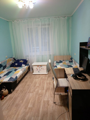 Продам трехкомнатную (3-комн.) квартиру, Молодежная ул, 3а, Волгодонск г