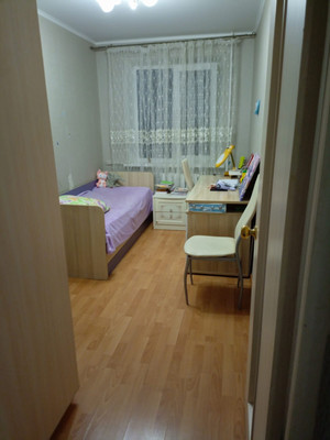 Продам трехкомнатную (3-комн.) квартиру, Молодежная ул, 3а, Волгодонск г