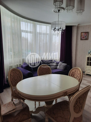 Продам двухкомнатную (2-комн.) квартиру, Садовая ул, 4, Звенигород г