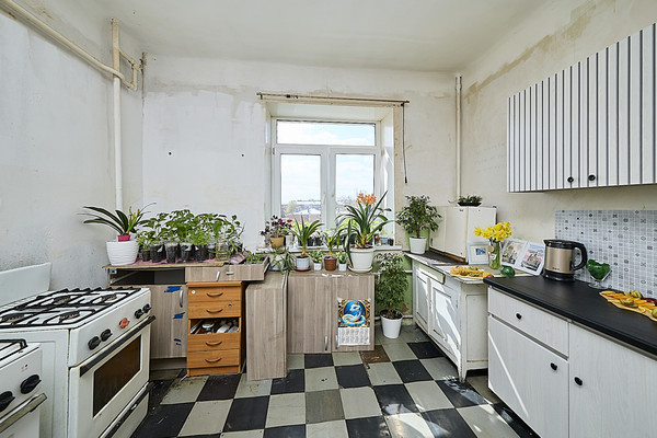 Продам комнату в 7-комн. квартире, Курляндская ул, 32А, Санкт-Петербург г