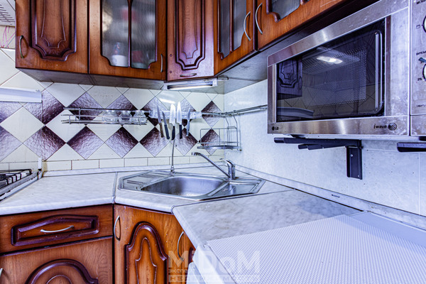 Продам трехкомнатную (3-комн.) квартиру, Турку ул, 12к6 литера А, Санкт-Петербург г