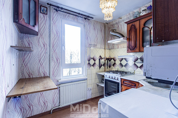 Продам трехкомнатную (3-комн.) квартиру, Турку ул, 12к6 литера А, Санкт-Петербург г
