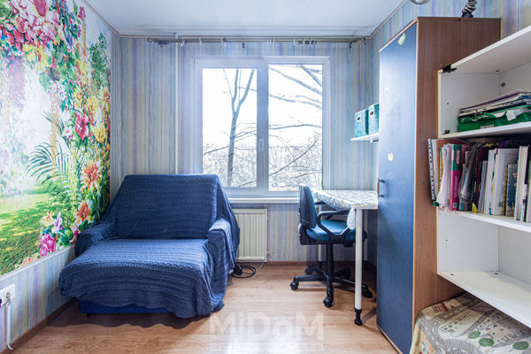 Продам трехкомнатную (3-комн.) квартиру, Турку ул, 12к6 литера А, Санкт-Петербург г
