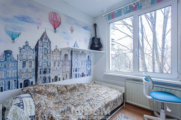 Продам трехкомнатную (3-комн.) квартиру, Турку ул, 12к6 литера А, Санкт-Петербург г