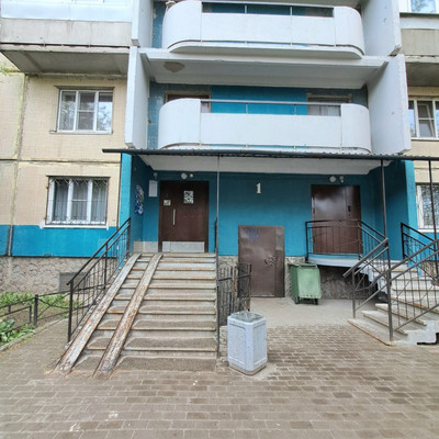 Продам двухкомнатную (2-комн.) квартиру, Индустриальный пр-кт, 17к3, Санкт-Петербург г