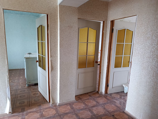Продам трехкомнатную (3-комн.) квартиру, Фрунзе ул, 24, Красногвардейское пгт