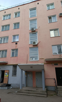 Продам трехкомнатную (3-комн.) квартиру, Фрунзе ул, 24, Красногвардейское пгт