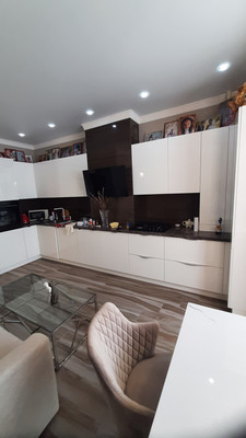 Продам трехкомнатную (3-комн.) квартиру, Балаклавская ул, 133, Симферополь г