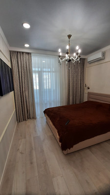 Продам трехкомнатную (3-комн.) квартиру, Балаклавская ул, 133, Симферополь г