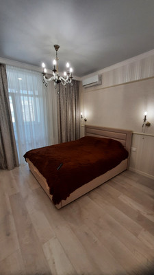 Продам трехкомнатную (3-комн.) квартиру, Балаклавская ул, 133, Симферополь г