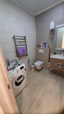 Продам трехкомнатную (3-комн.) квартиру, Балаклавская ул, 133, Симферополь г
