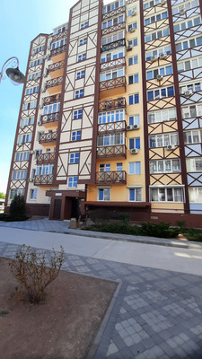 Продам трехкомнатную (3-комн.) квартиру, Балаклавская ул, 133, Симферополь г