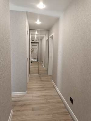 Продам двухкомнатную (2-комн.) квартиру, Коммунистический пр-кт, 33/1, Ростов-на-Дону г