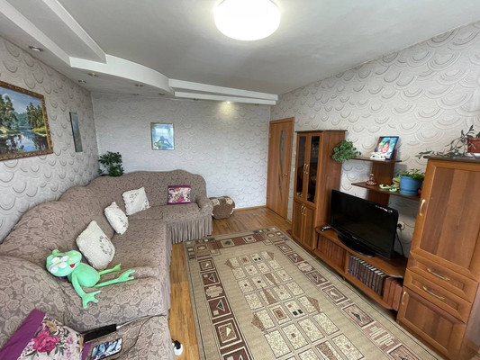 Продам трехкомнатную (3-комн.) квартиру, 18 мкр, 4, Ангарск г