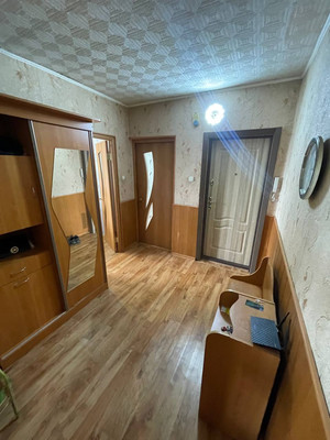 Продам трехкомнатную (3-комн.) квартиру, 18 мкр, 4, Ангарск г