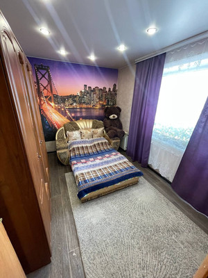 Продам трехкомнатную (3-комн.) квартиру, 18 мкр, 4, Ангарск г
