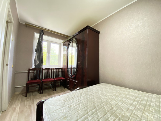Продам двухкомнатную (2-комн.) квартиру, Центральная ул, 179б, Лужки д