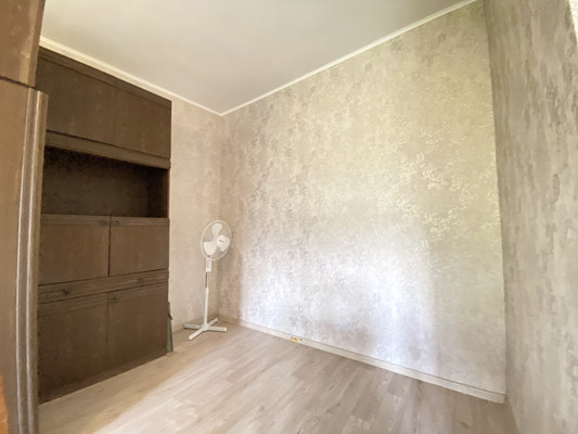 Продам двухкомнатную (2-комн.) квартиру, Центральная ул, 179б, Лужки д