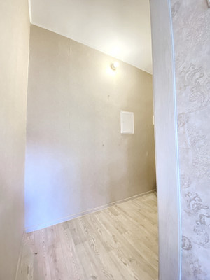 Продам двухкомнатную (2-комн.) квартиру, Центральная ул, 179б, Лужки д
