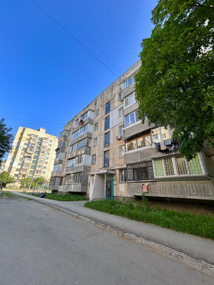 Продам однокомнатную (1-комн.) квартиру, Ларионова ул, 46, Симферополь г