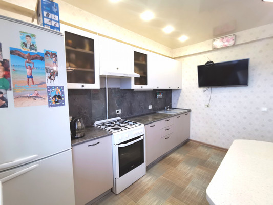 Продам трехкомнатную (3-комн.) квартиру, Ручейная ул, 39/1, Сыктывкар г