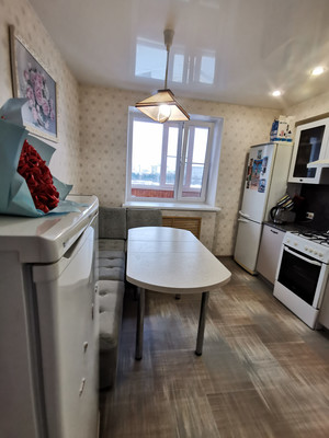 Продам трехкомнатную (3-комн.) квартиру, Ручейная ул, 39/1, Сыктывкар г