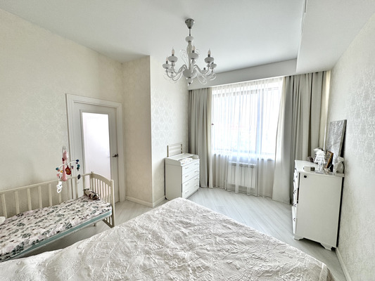 Продам двухкомнатную (2-комн.) квартиру, Альберта Камалеева пр-кт, 1, Казань г