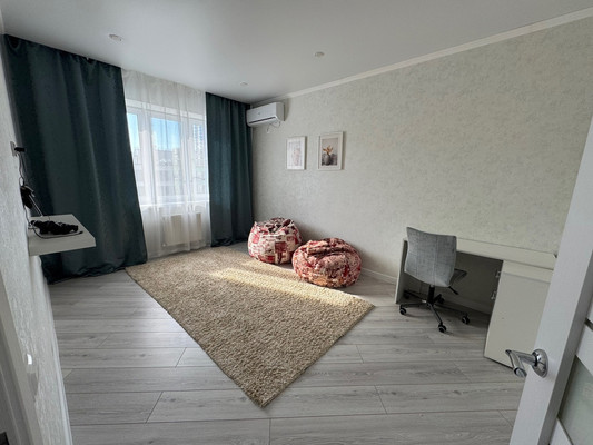 Продам однокомнатную (1-комн.) квартиру, им. Героя Георгия Бочарникова ул, 14, Краснодар г