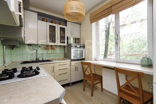 Продам трехкомнатную (3-комн.) квартиру, Харьковская ул, 65-69 , Калининград г