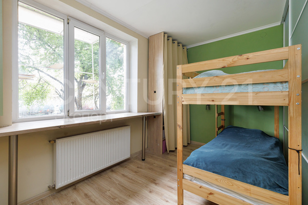 Продам трехкомнатную (3-комн.) квартиру, Харьковская ул, 65-69 , Калининград г