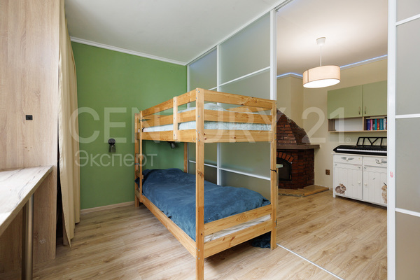Продам трехкомнатную (3-комн.) квартиру, Харьковская ул, 65-69 , Калининград г
