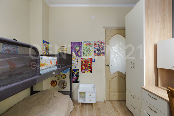 Продам трехкомнатную (3-комн.) квартиру, Харьковская ул, 65-69 , Калининград г