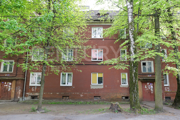 Продам трехкомнатную (3-комн.) квартиру, Харьковская ул, 65-69 , Калининград г