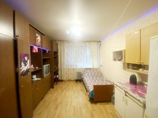 Продам комнату в 4-комн. квартире, Строителей пр-кт, 22, Пенза г