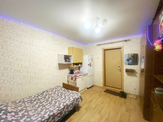 Продам комнату в 4-комн. квартире, Строителей пр-кт, 22, Пенза г
