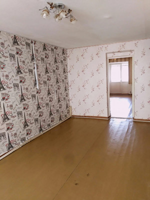 Продам трехкомнатную (3-комн.) квартиру, Московская ул, 122, Джанкой г