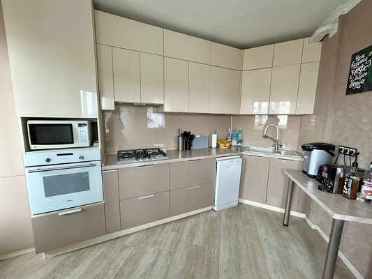 Продам многокомнатную квартиру, Бела Куна ул, 21, Симферополь г