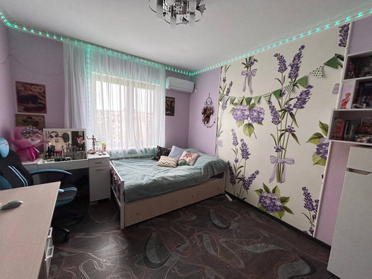 Продам многокомнатную квартиру, Бела Куна ул, 21, Симферополь г