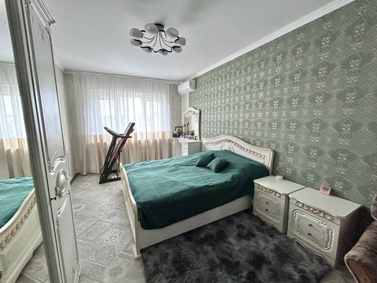 Продам многокомнатную квартиру, Бела Куна ул, 21, Симферополь г