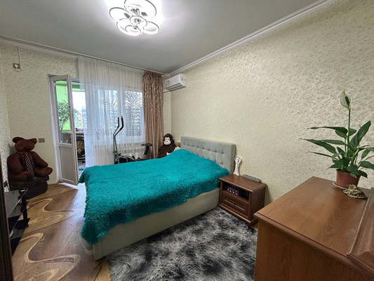 Продам многокомнатную квартиру, Бела Куна ул, 21, Симферополь г