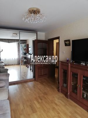 Продам двухкомнатную (2-комн.) квартиру, Варвары Петровой ул, 6, Понтонный п