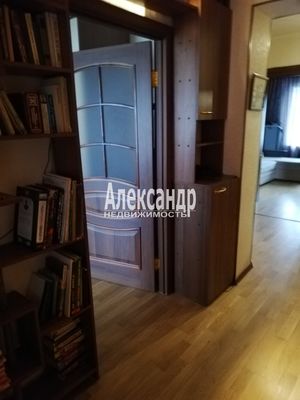 Продам двухкомнатную (2-комн.) квартиру, Варвары Петровой ул, 6, Понтонный п
